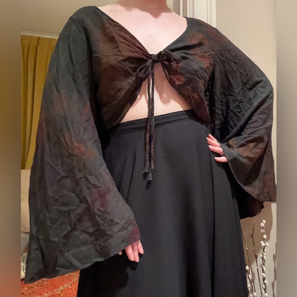 Tie-up Top - Picture 2 of 4